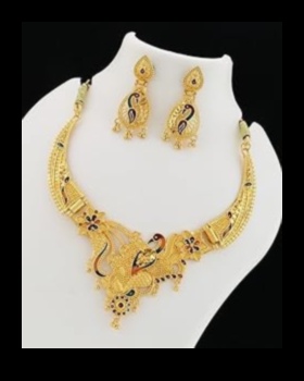 Golden Symphony O colecție de bijuterii strălucitoare pentru a vă ridica aspectul 2 Simfonia de aur: Iluminează-ți aspectul cu bijuterii strălucitoare