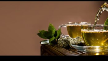 The Green Tea Cleanse: Resetează-ți corpul cu infuzii verzi