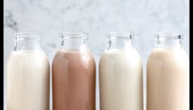 DIY Nut Milk Bliss: Creați amestecuri unice de lapte de migdale acasă