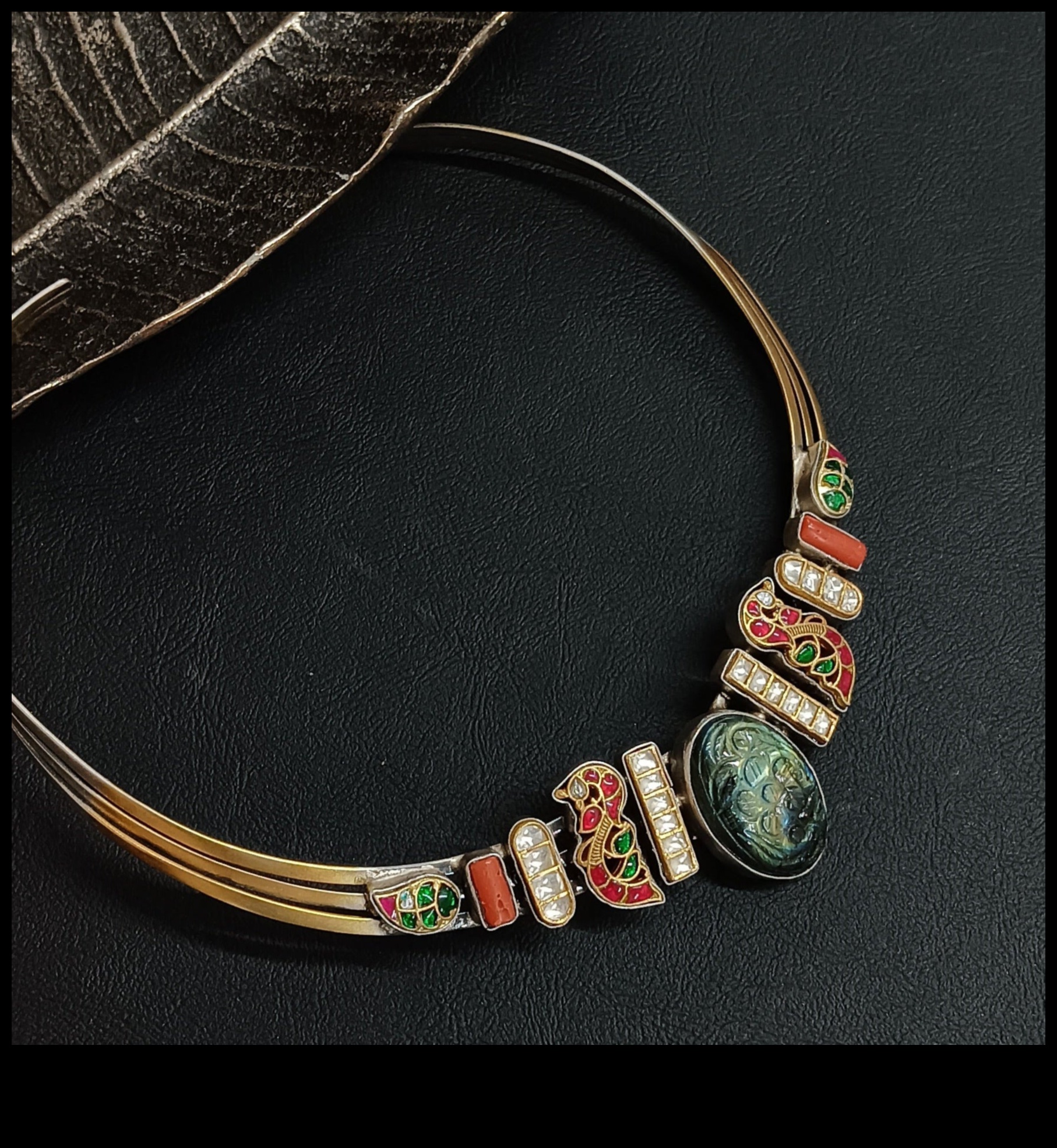 Golden Symphony O colecție de bijuterii strălucitoare pentru a vă ridica aspectul 1 Simfonia de aur: Iluminează-ți aspectul cu bijuterii strălucitoare